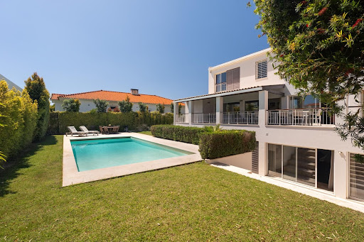 Propriété avec piscine et jardin 4