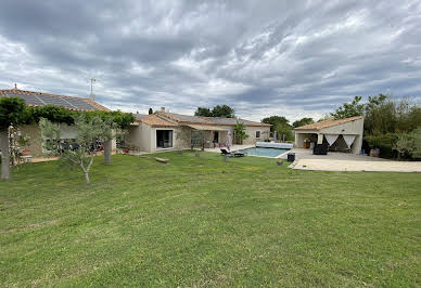 Villa with pool and terrace 2