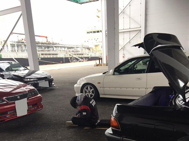 シビックタイプRの青空整備・Ｔシャツ・オフ会・みんなでわいわいに関するカスタム事例の投稿画像3枚目