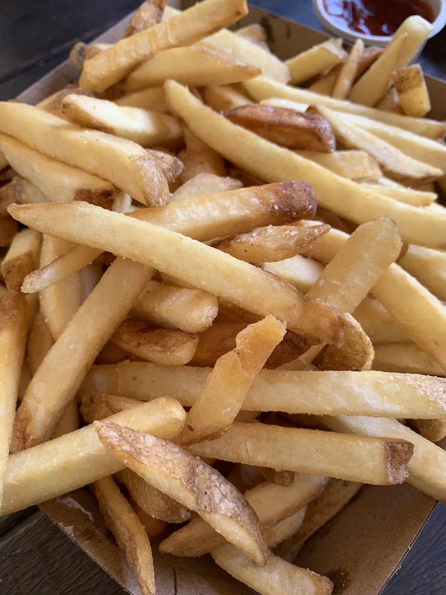 Gluten-Free Fries at The Captain's Daughter