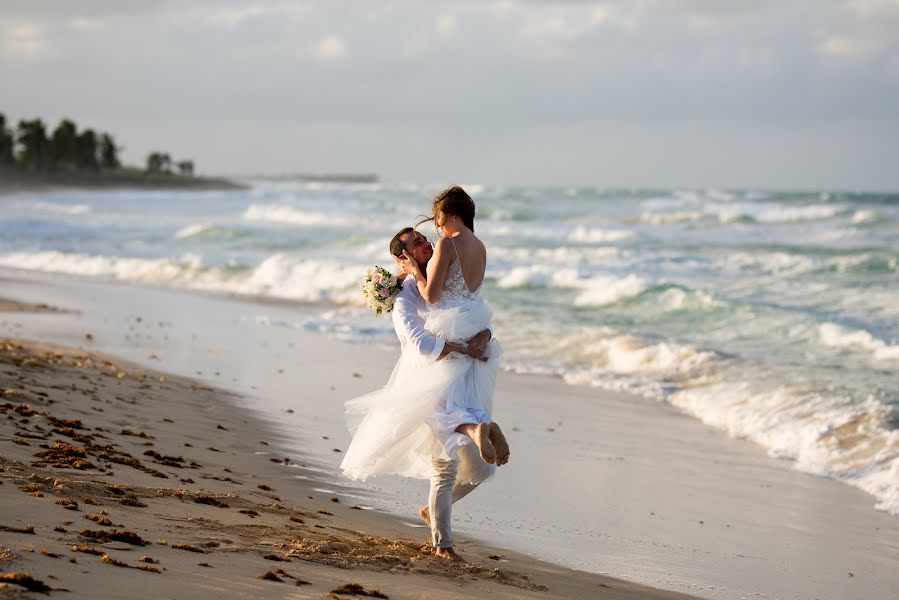 Fotógrafo de casamento Valiko Proskurnin (valikko). Foto de 10 de maio 2021