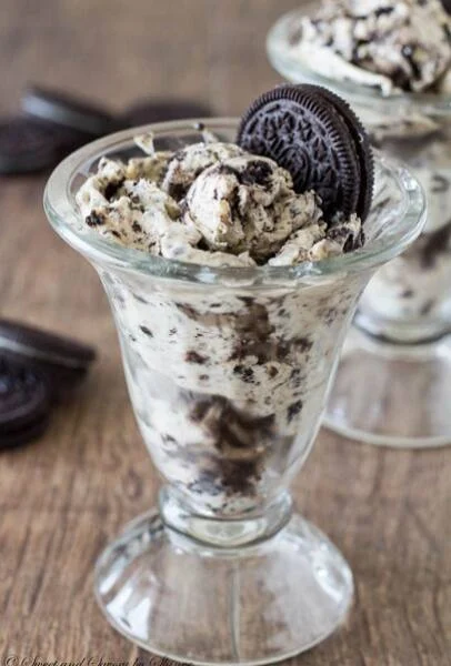 Kitkat & Oreo Wow Sundae