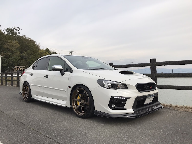 WRX S4の右斜め前写真展に関するカスタム事例の投稿画像3枚目