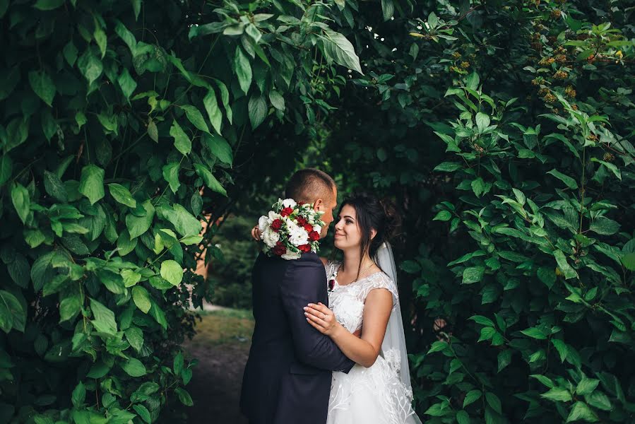 Fotografo di matrimoni Yuliya Kagan (yuliyafoto93030). Foto del 30 novembre 2018