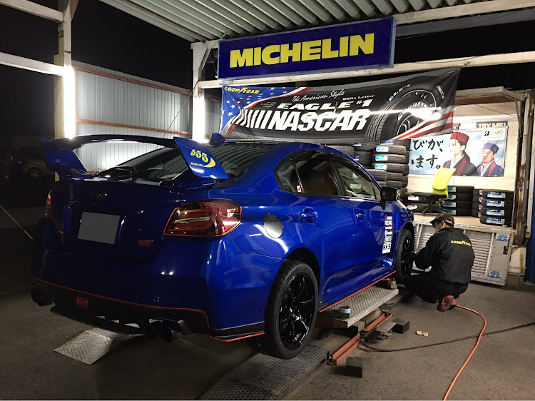 WRX STIの久し振りの投稿・タイヤ・ホイール紹介・ステアリングダウンスペーサー・ADVAN Racing RGⅢ・HANKOOK Ventus R-S4に関するカスタム事例の投稿画像1枚目