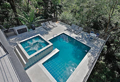 House with pool 4