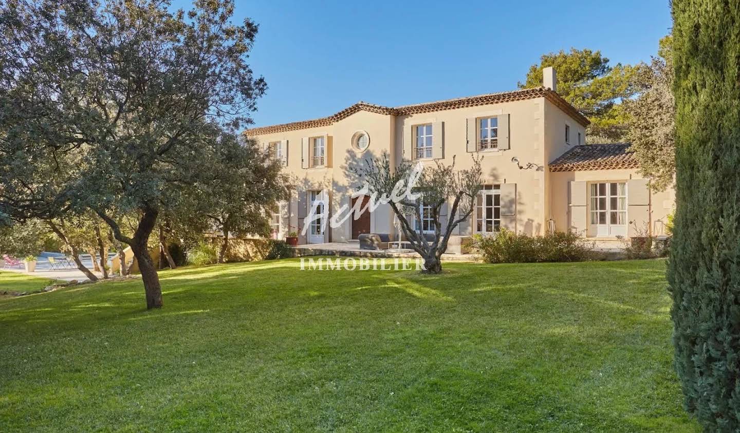 Property with pool Saint-Marc-Jaumegarde