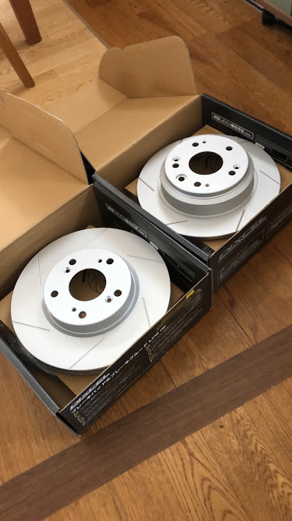 ステップワゴンのブレーキパッド交換・ブレーキローター交換・DIY・整備記録・快適ドライブ計画に関するカスタム事例の投稿画像1枚目