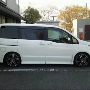 セレナ C25型