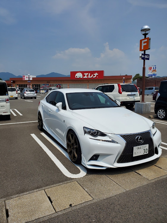 ISのホイール修理・200系ハイエース・レクサス・IS250Fスポーツに関するカスタム事例の投稿画像1枚目