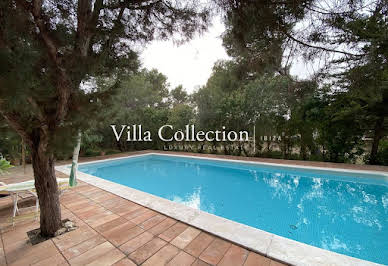 Villa with pool and terrace 4