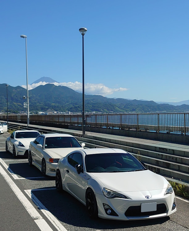 チェイサーのツーリング・台風一過の青空・富士山・鰻重・海と愛車に関するカスタム事例の投稿画像2枚目