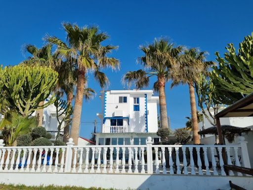 Maison avec piscine 1