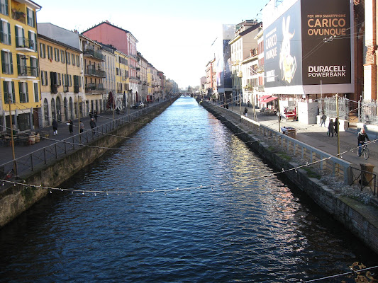 Simmetrie quotidiane sui navigli di Roccia83