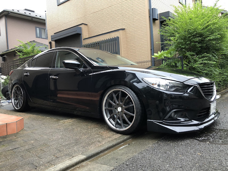アテンザの洗車・アテンザ・リップガリガリ・ホイールガリガリ・全部コインパーキングのせいに関するカスタム事例の投稿画像2枚目