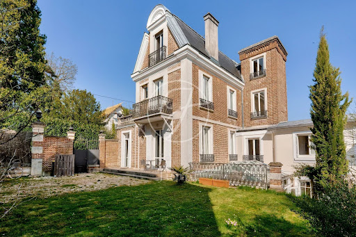 House with garden and terrace 1