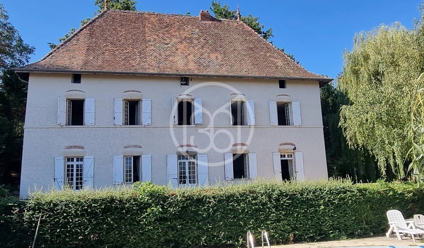 Maison avec piscine et terrasse La Côte-Saint-André