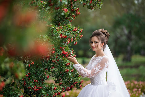 Fotógrafo de casamento Lyudmila Osokina (fotomila). Foto de 15 de março 2019