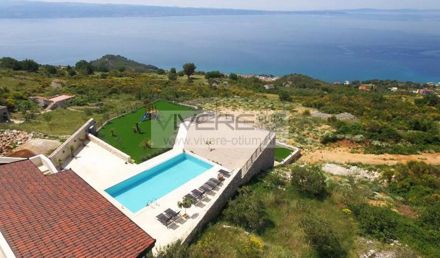 Villa with pool and terrace Split