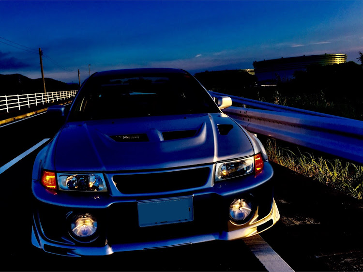 ランサーエボリューションの愛車の好きな角度・夜明けのドライブに関するカスタム事例の投稿画像2枚目
