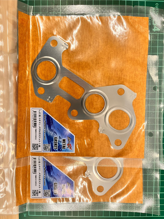 マークIIのサーキット準備中・寒いよ…・エキマニ修理に関するカスタム事例の投稿画像1枚目
