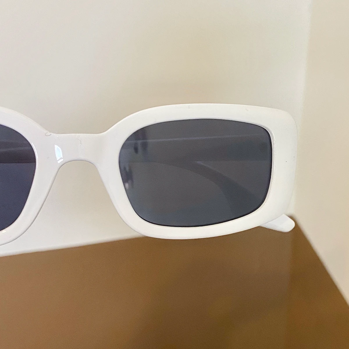 images slider number - 1