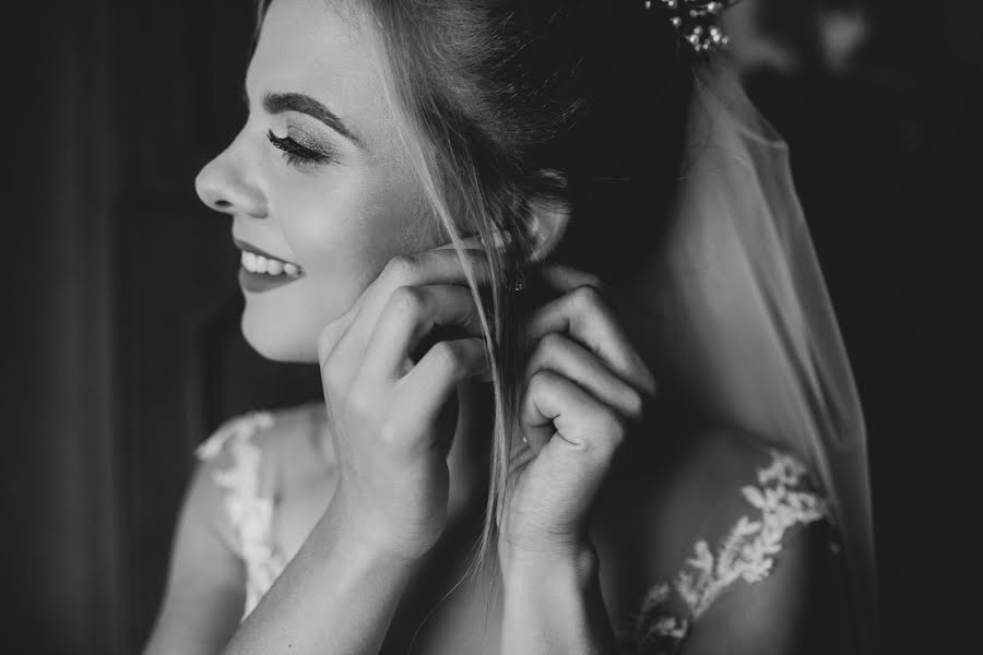 Wedding photographer Lesya Prodanik (lesyaprodanyk). Photo of 19 May 2019