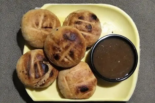 Paneer Stuffed Ghee Wati [3 Pieces] With Green Chutney