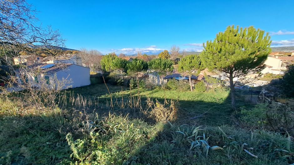 Vente terrain  713 m² à Malaucène (84340), 127 000 €