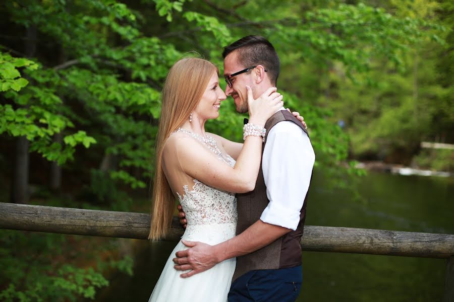 Fotógrafo de casamento Katalin Juhász (juhaszkatalin). Foto de 23 de fevereiro 2019