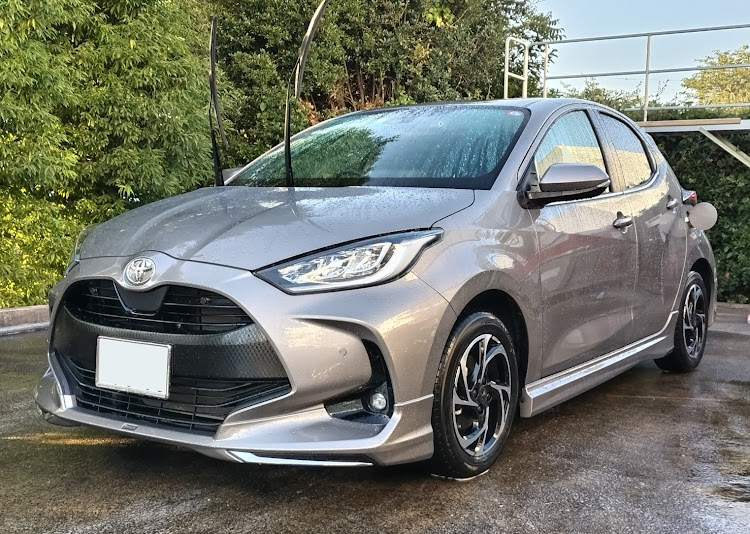 ヤリスの特にネタ無し・水も滴る良い愛車・お題に乗っかってみたに関するカスタム事例の投稿画像1枚目