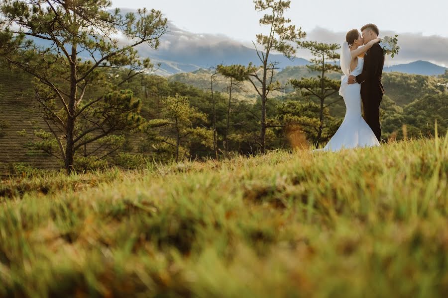 Fotógrafo de bodas Phạm Viết Phi (romstudios). Foto del 4 de abril 2022