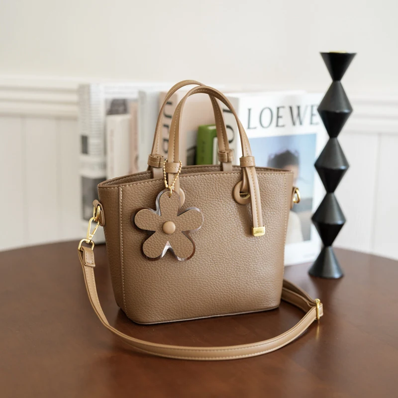 Retro crossbody tas voor dames met grote capaciteit, modieus en ruim. Perfect voor dagelijks gebruik en reizen.