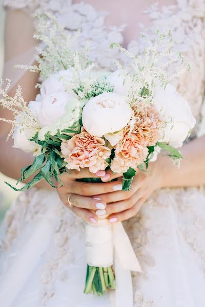 Fotógrafo de casamento Olga Kuvshinova (kuvshinka). Foto de 4 de junho 2018