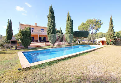 Villa with pool and terrace 3