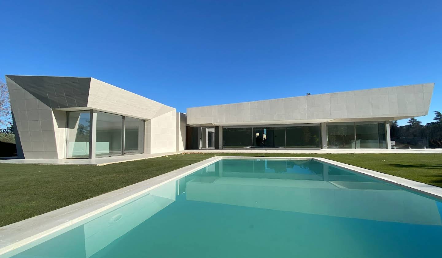 House with pool and garden Madrid