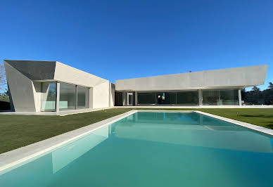 House with pool and garden 1