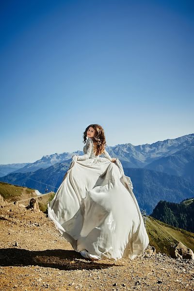 Fotógrafo de casamento Lyuda Makarova (makaroval). Foto de 13 de outubro 2017