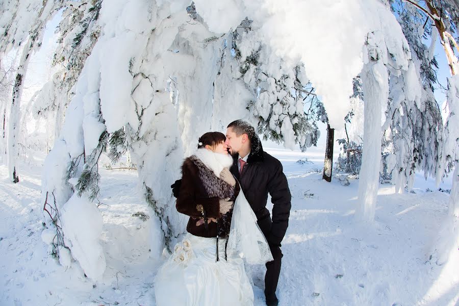 Fotógrafo de casamento Aleksandr Kostyunin (surgutfoto). Foto de 9 de dezembro 2015