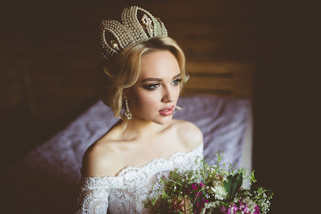 Wedding photographer Oksana Shuvalova (oksanashuvalova). Photo of 12 June 2017