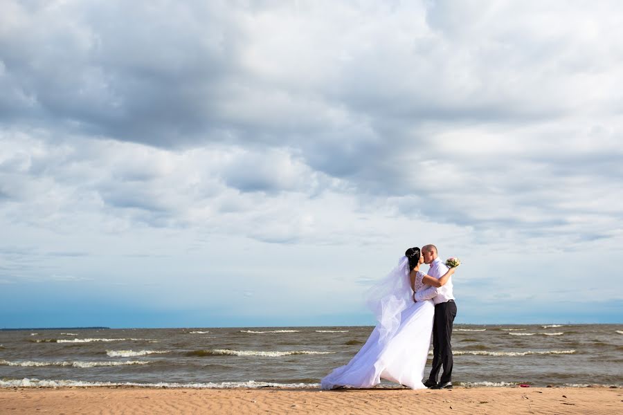 Fotógrafo de casamento Anton Basov (bassograph). Foto de 6 de março 2016