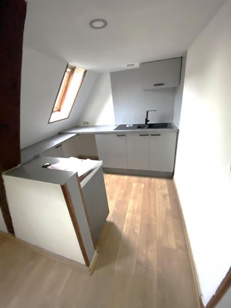 Location  appartement 1 pièce 27 m² à Noyon (60400), 410 €