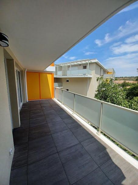 Location  appartement 2 pièces 40 m² à Istres (13800), 691 €