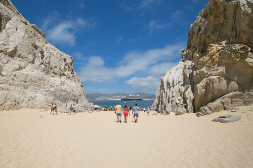 Walking toward Lovers Beach.jpg - Approaching Lover's Beach, accessible by water taxi.