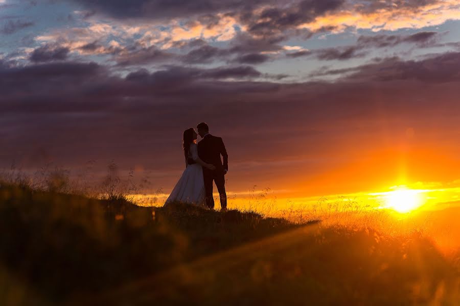 Fotógrafo de casamento Breniuc Radu (raduu). Foto de 28 de fevereiro 2018