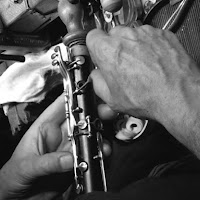 Mani sul clarinetto di 