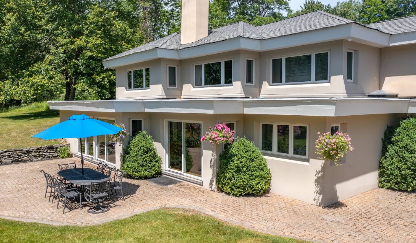 House with pool Clinton Corners