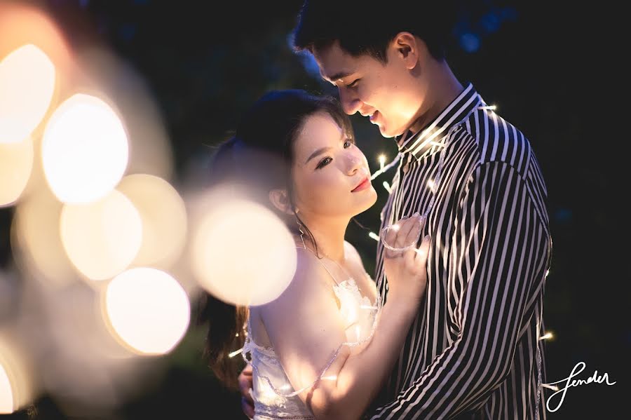 Fotografo di matrimoni Fender Luangsaardkul (fenderfoto). Foto del 14 novembre 2018