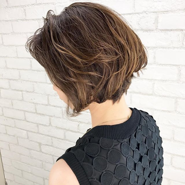 春に向けてヘアチェンジ 40代向けの大人上品なヘアスタイル集 Trill トリル