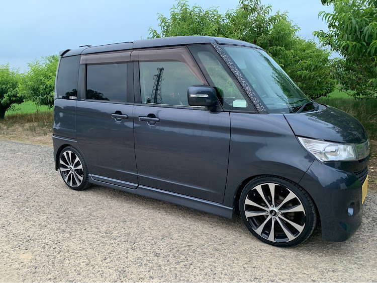パレットSWの夏タイヤへ交換・ロックナット欲しい・友達と車いじりに関するカスタム事例の投稿画像2枚目
